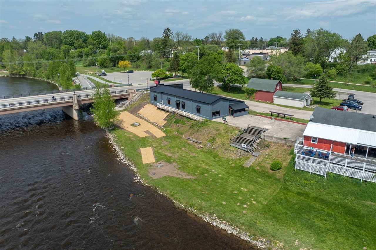 21001 Middlebelt Road, New Boston, MI, 48164