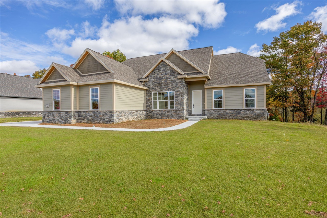 Photo 2 of Single family home for sale at 11290 Killarney Dr Dr, Stanwood, MI 49346 | MLS# 70400172 | Listing updated on 2026-10-01