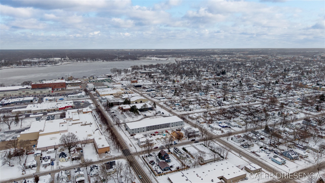 460 Cleveland Avenue, Holland, MI, 49423