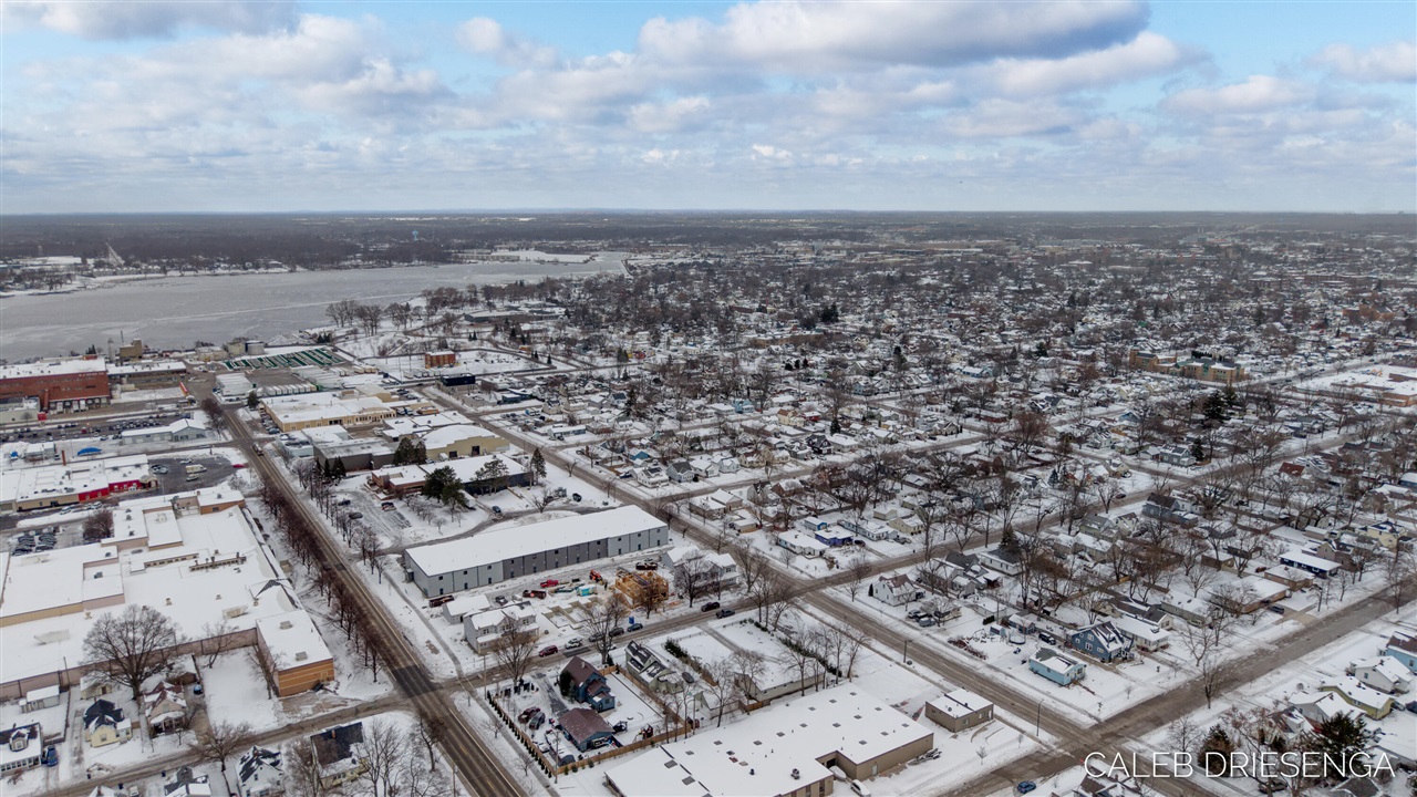 460 Cleveland Avenue, Holland, MI, 49423