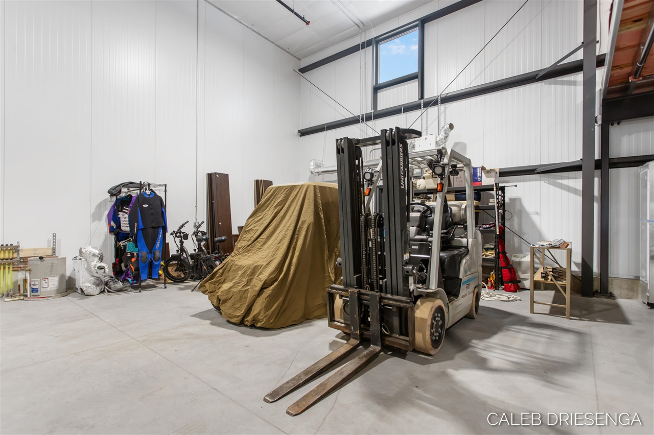 460 Cleveland Avenue, Holland, MI, 49423