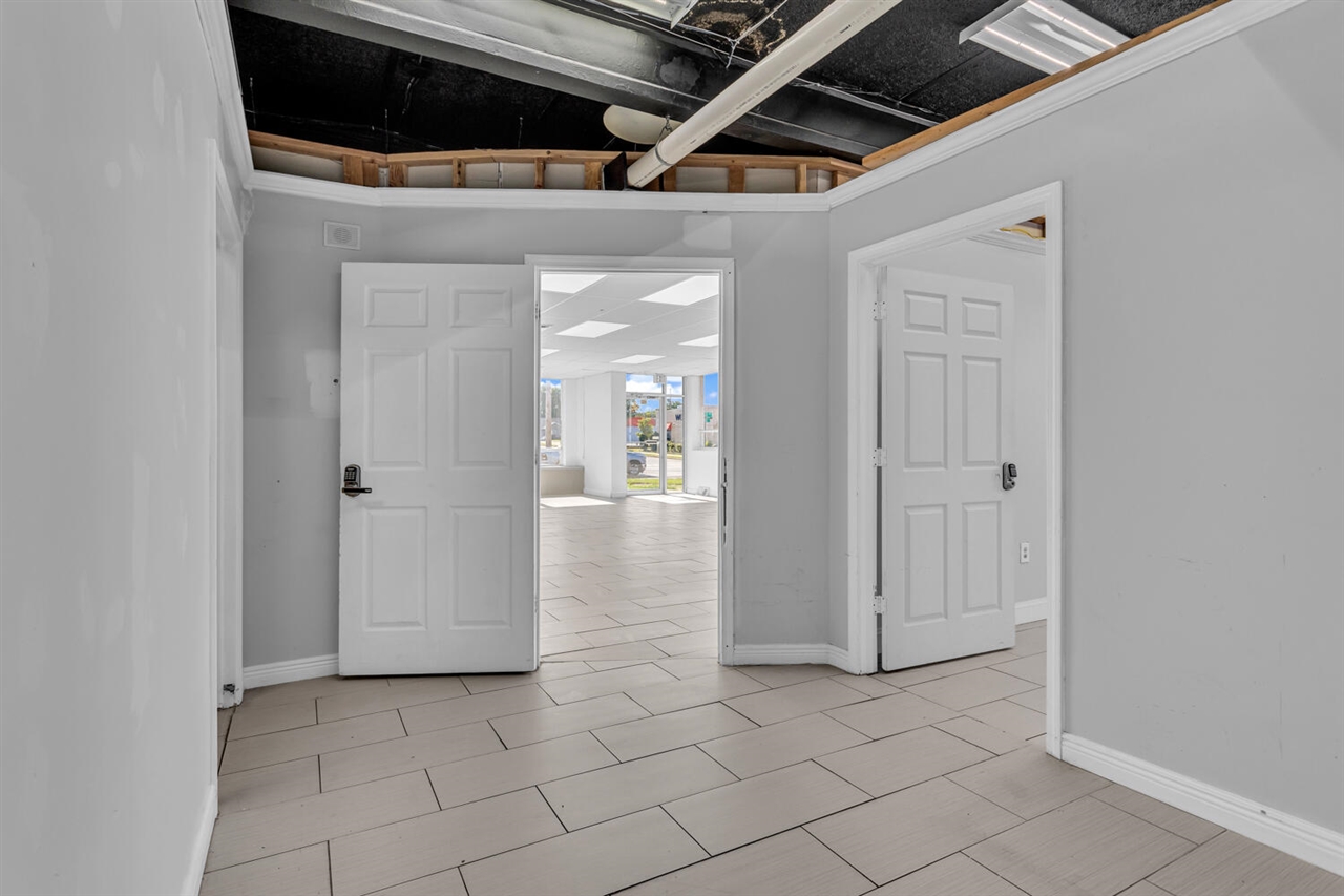 1400 N West Avenue, Jackson, MI, 49202-2053