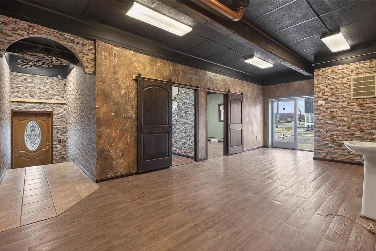 1400 N West Avenue, Jackson, MI, 49202-2053