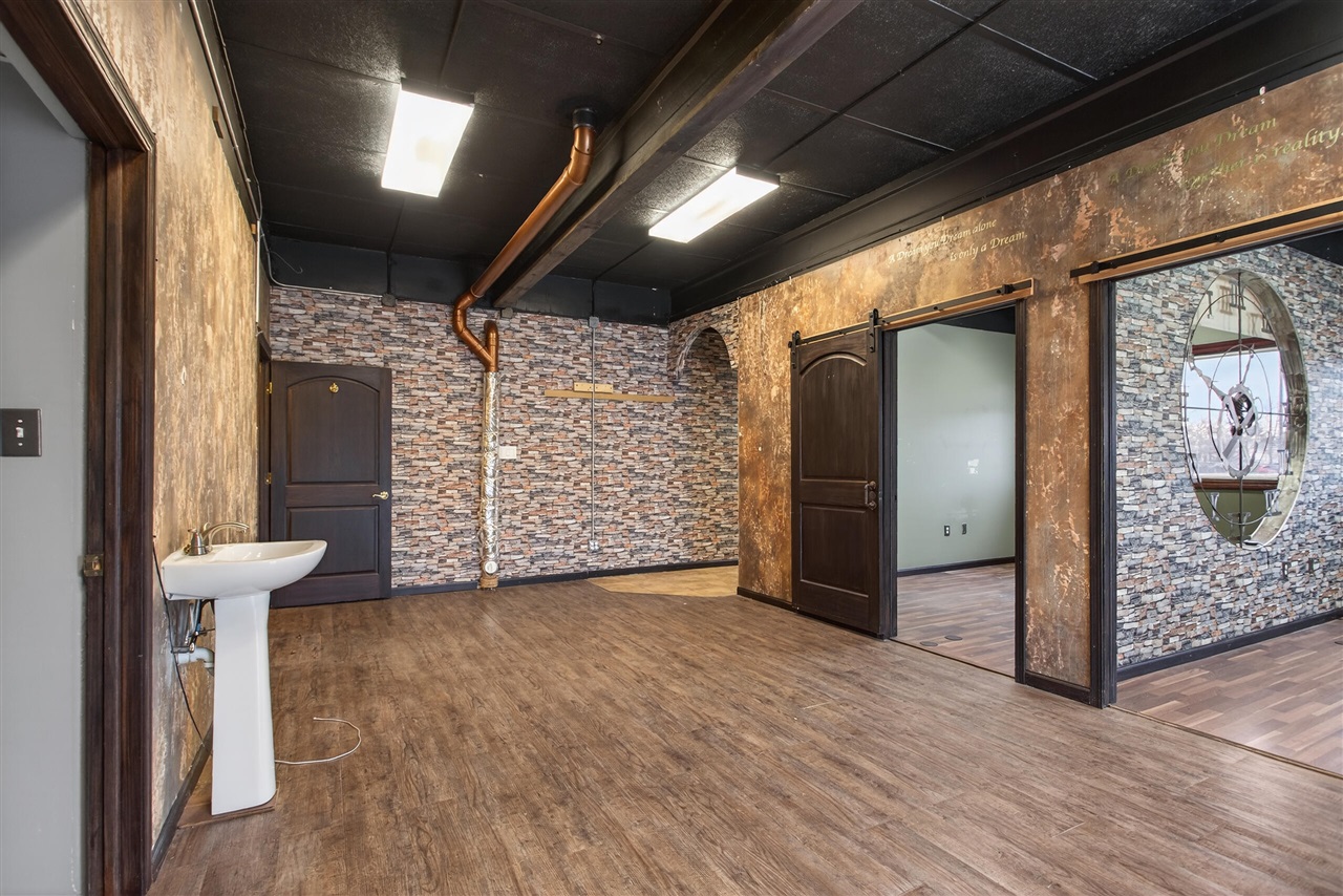 1400 N West Avenue, Jackson, MI, 49202-2053