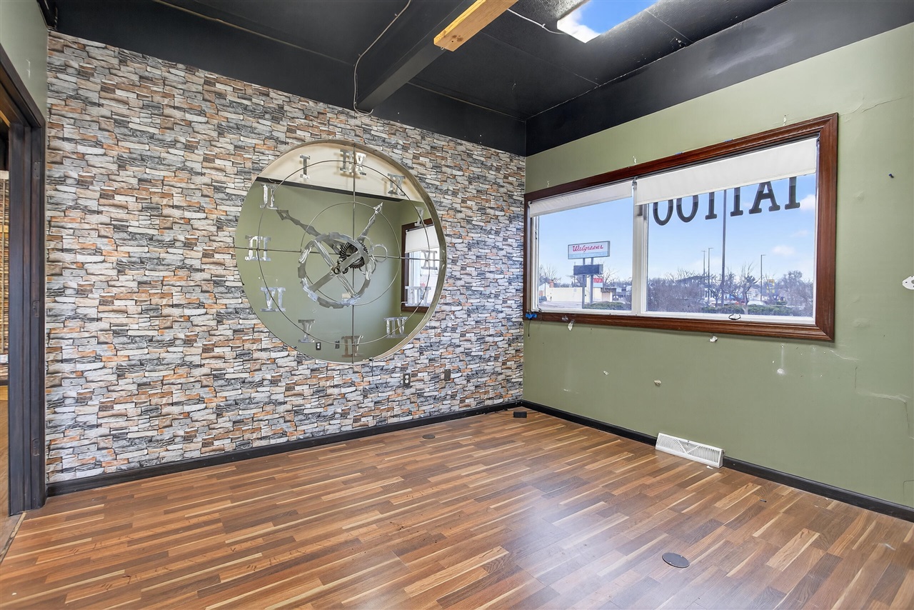 1400 N West Avenue, Jackson, MI, 49202-2053