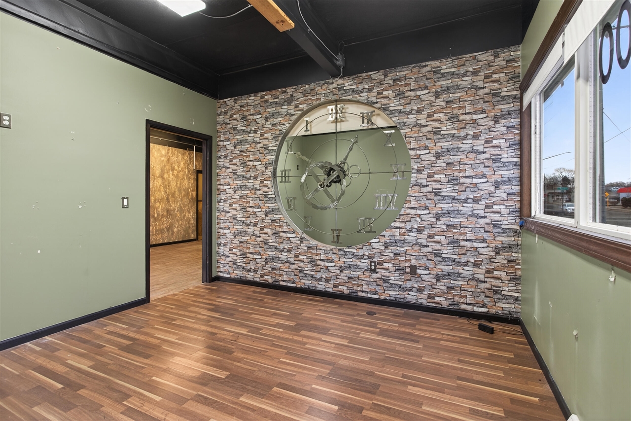 1400 N West Avenue, Jackson, MI, 49202-2053