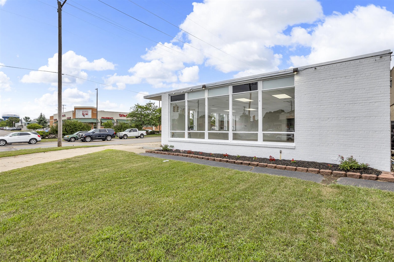 1400 N West Avenue, Jackson, MI, 49202-2053