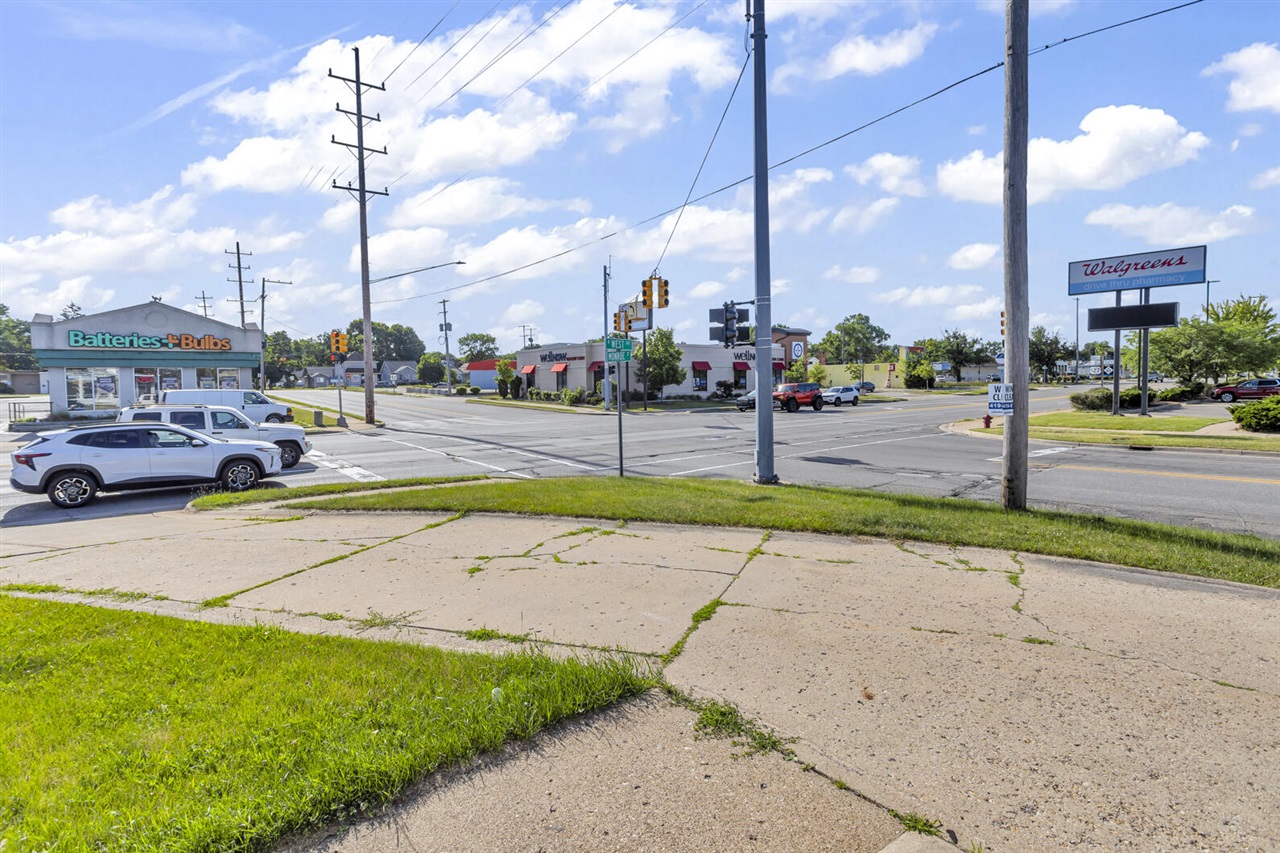 1400 N West Avenue, Jackson, MI, 49202-2053