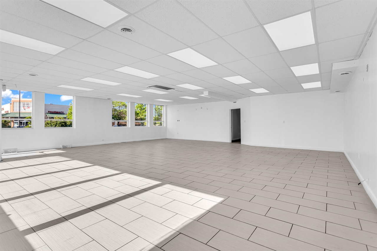 1400 N West Avenue, Jackson, MI, 49202-2053