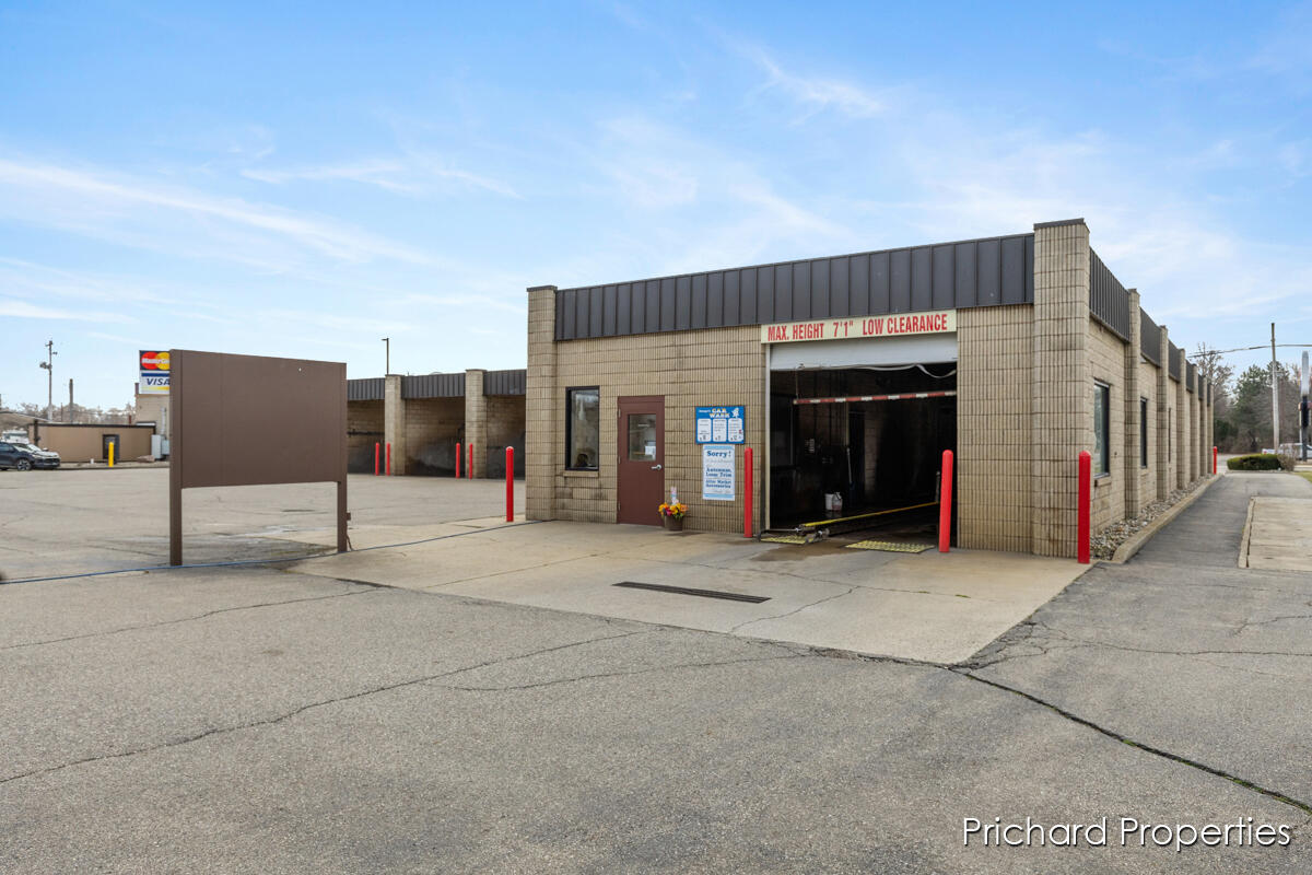 1025 W Michigan Avenue, Three Rivers, MI, 49093