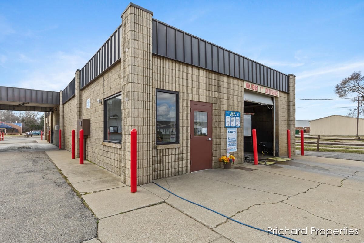 1025 W Michigan Avenue, Three Rivers, MI, 49093