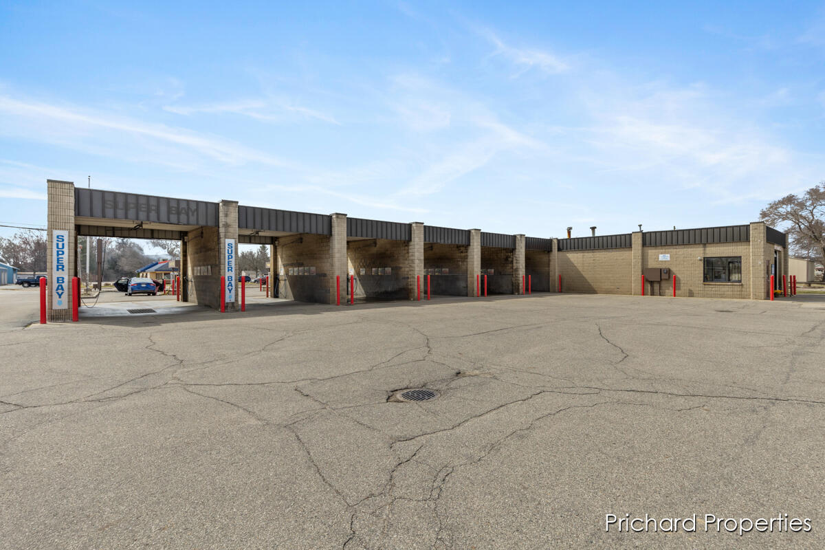 1025 W Michigan Avenue, Three Rivers, MI, 49093