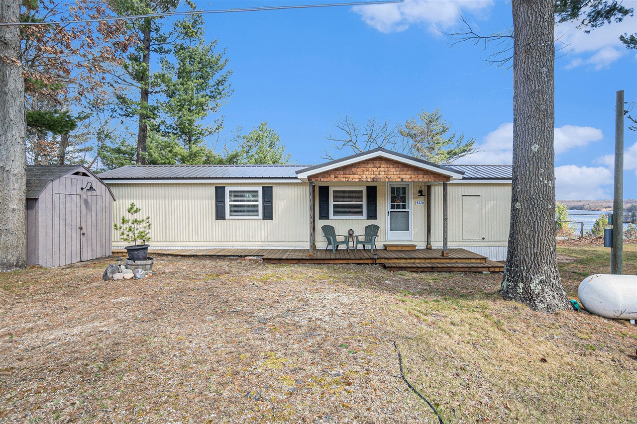 26th image of 5710 Pear Ave, Newaygo, MI 49337 | MLS# 70462641