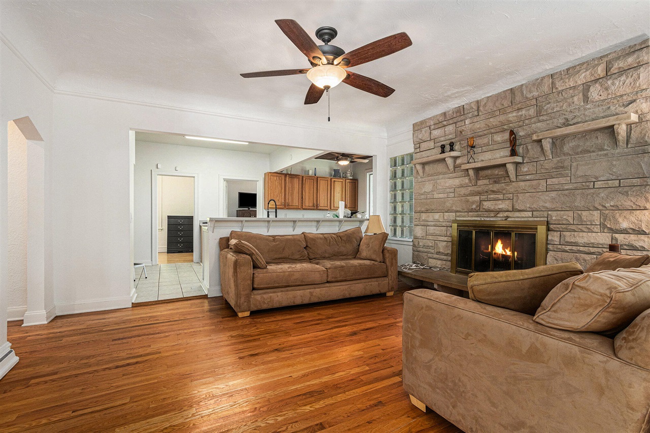 16277 4th Street photo 6