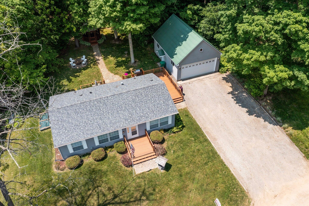 3rd image of 61738 Lake View Dr, Cassopolis, MI 49031 | MLS# 70472781
