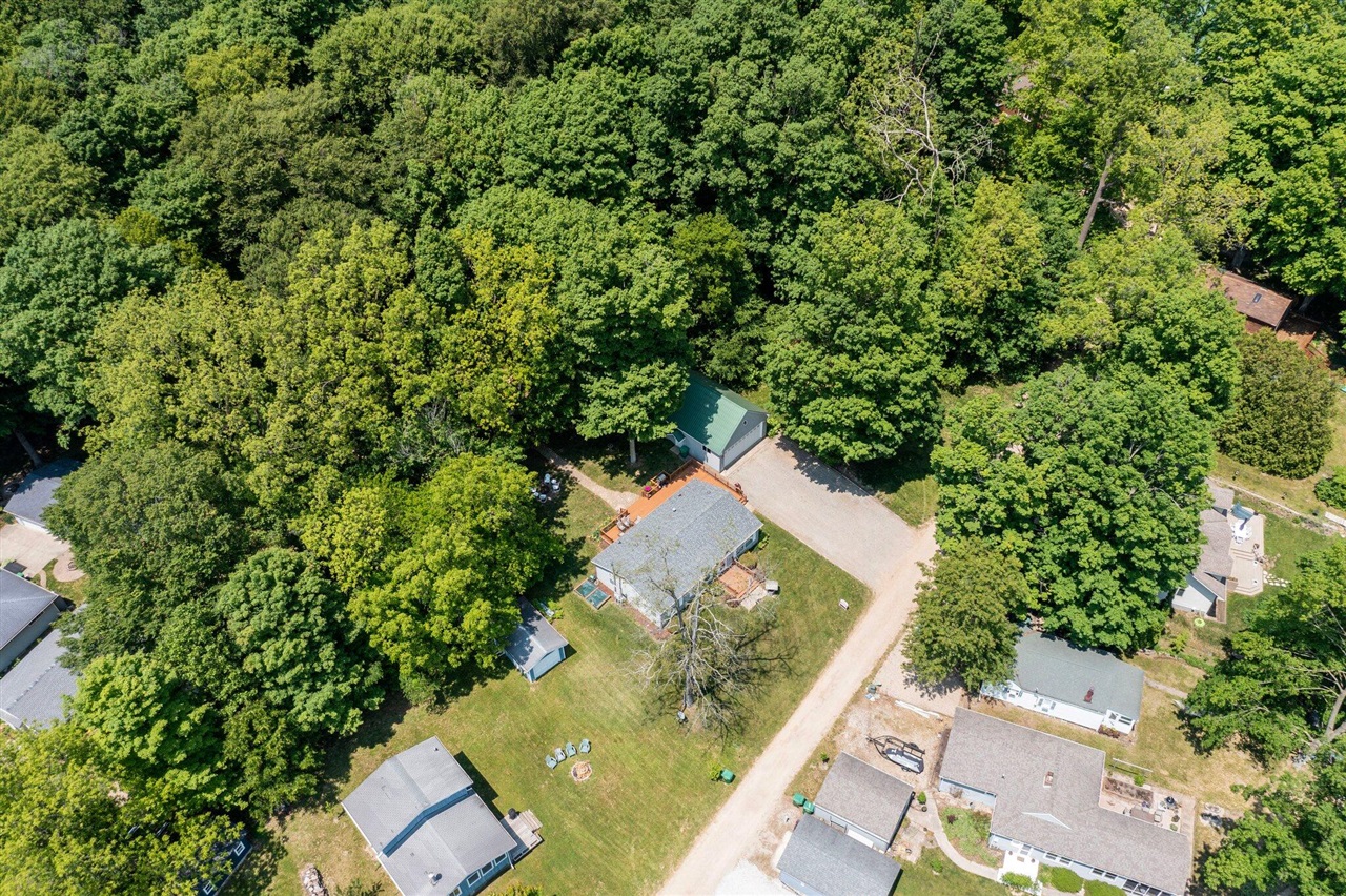 4th image of 61738 Lake View Dr, Cassopolis, MI 49031 | MLS# 70472781