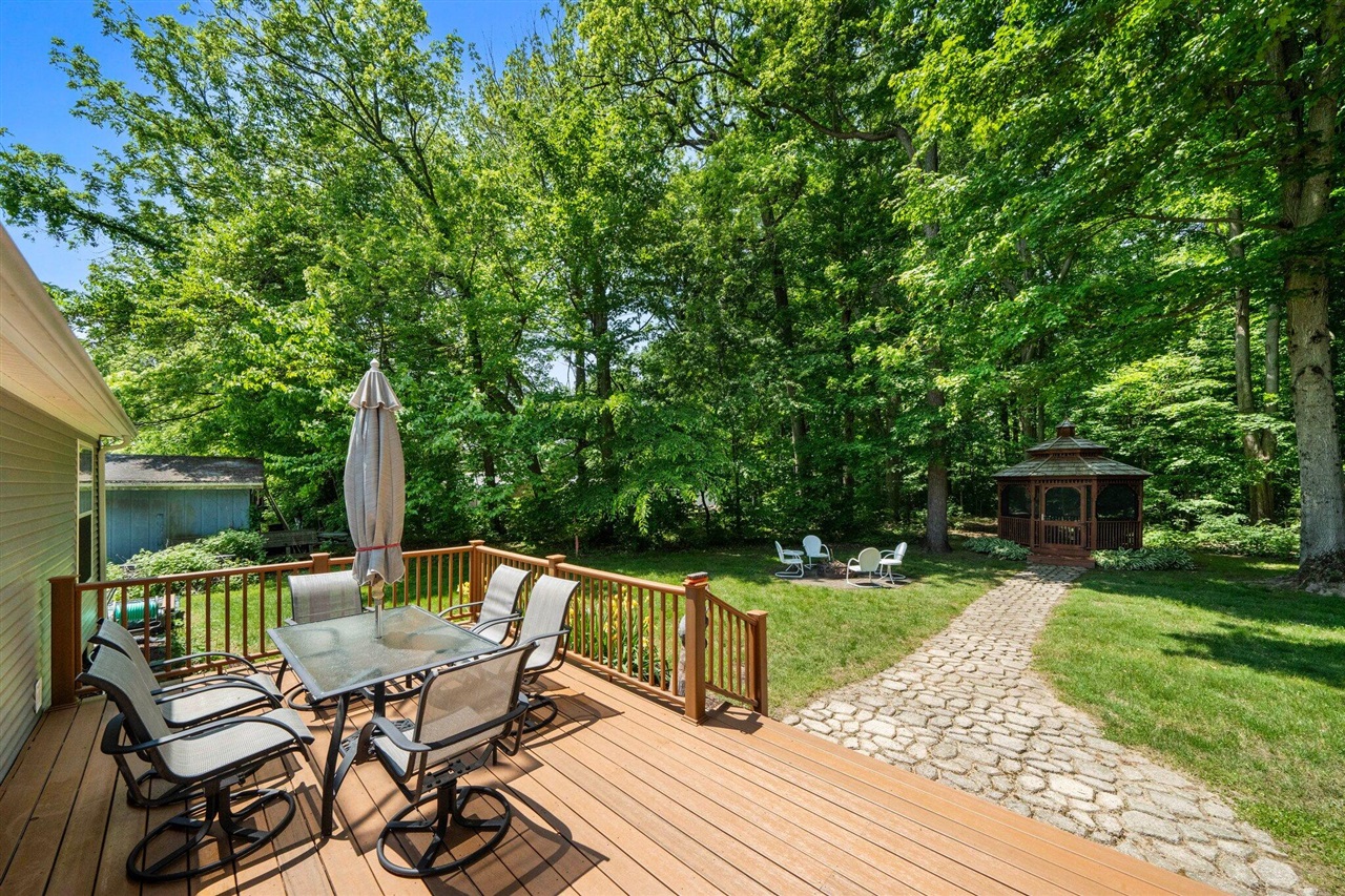 5th image of 61738 Lake View Dr, Cassopolis, MI 49031 | MLS# 70472781