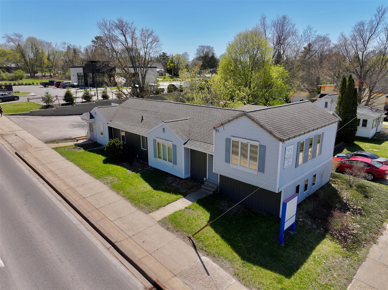 4852 S Beech Daly Street, Dearborn Heights, MI, 48125 1515