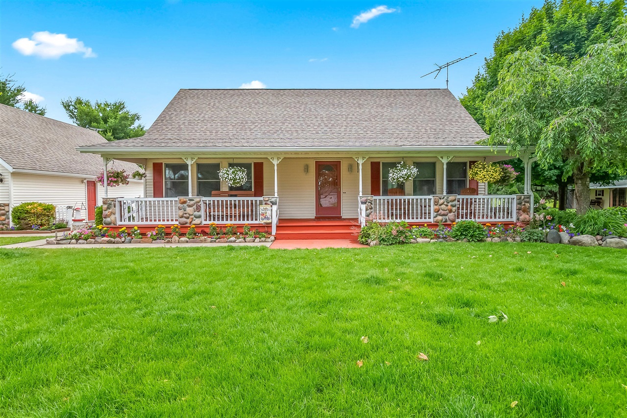 31688 Colon Road, Colon, MI, 49040-9528