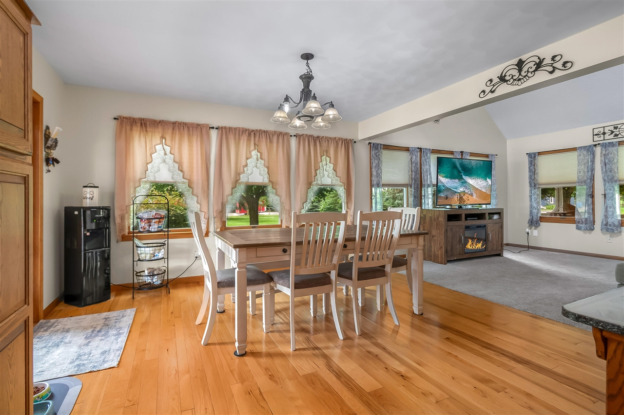 31688 Colon Road, Colon, MI, 49040-9528