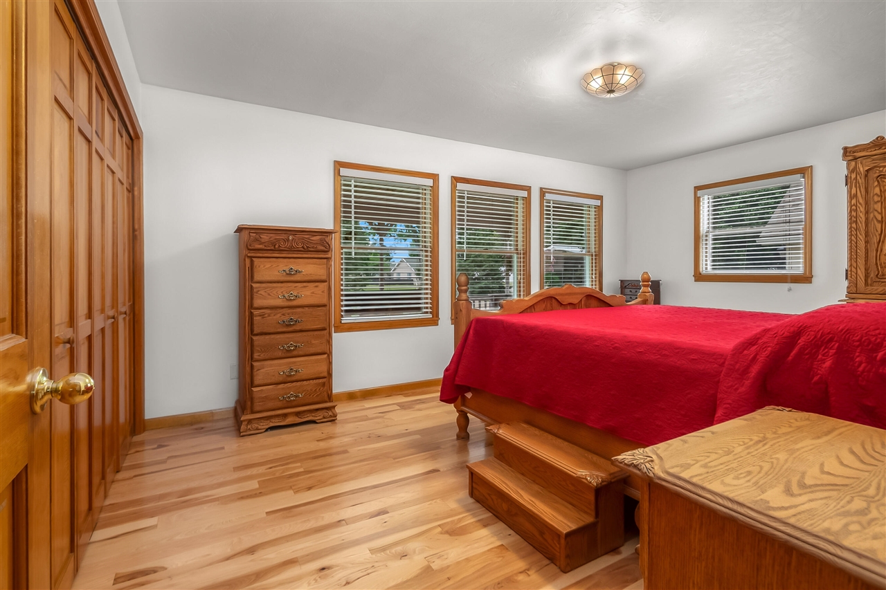 31688 Colon Road, Colon, MI, 49040-9528