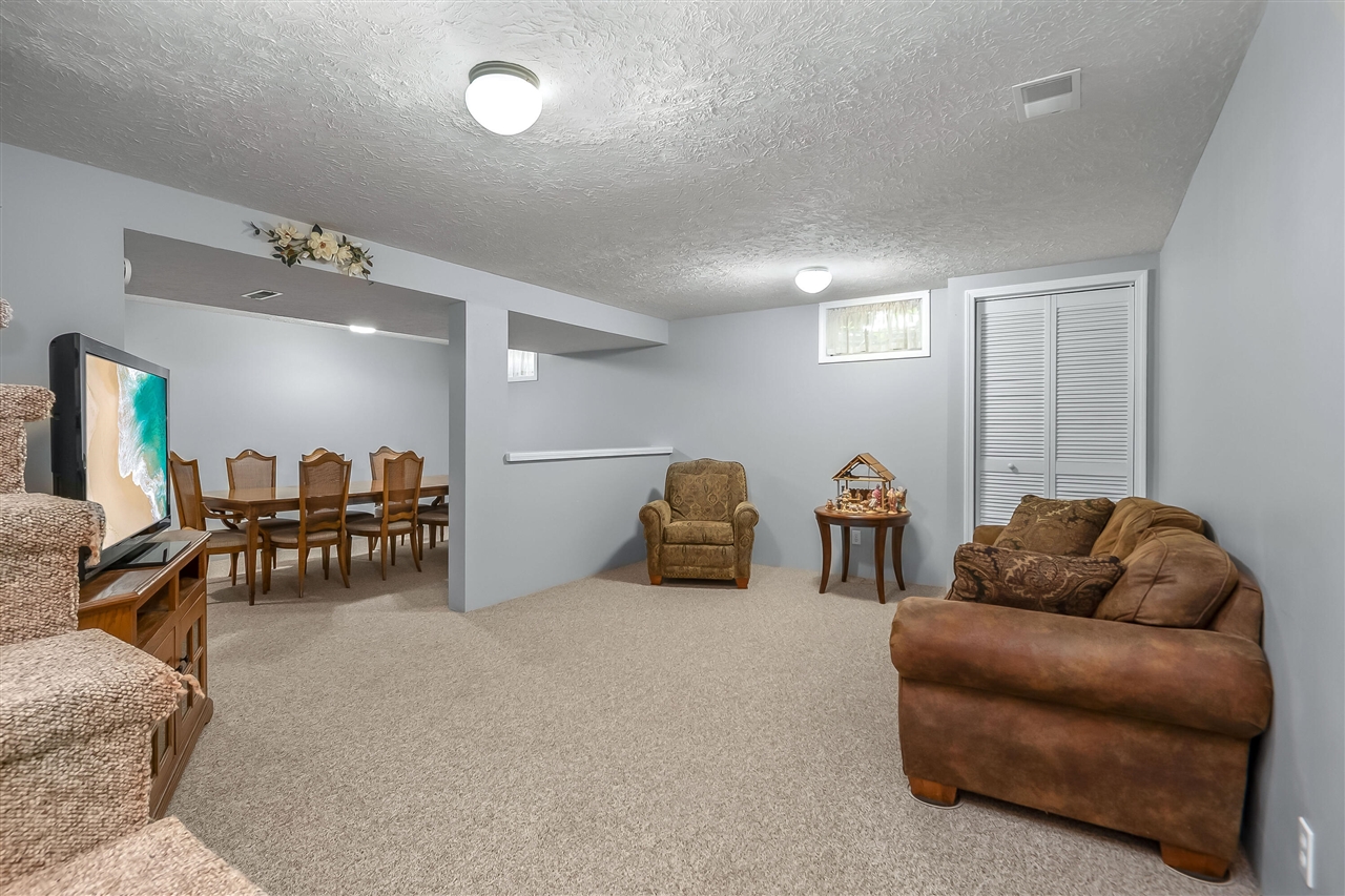 31688 Colon Road, Colon, MI, 49040-9528