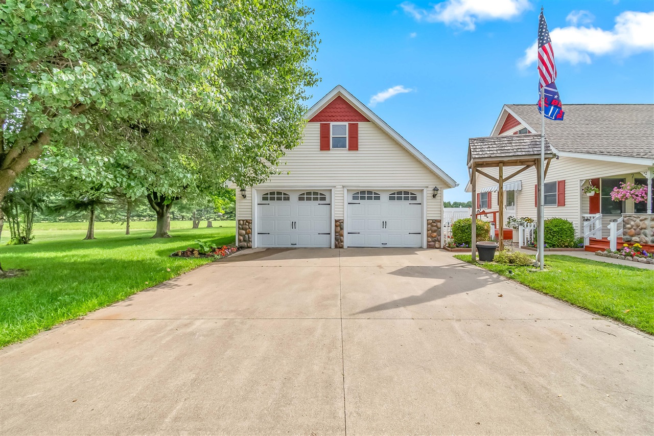 31688 Colon Road, Colon, MI, 49040-9528