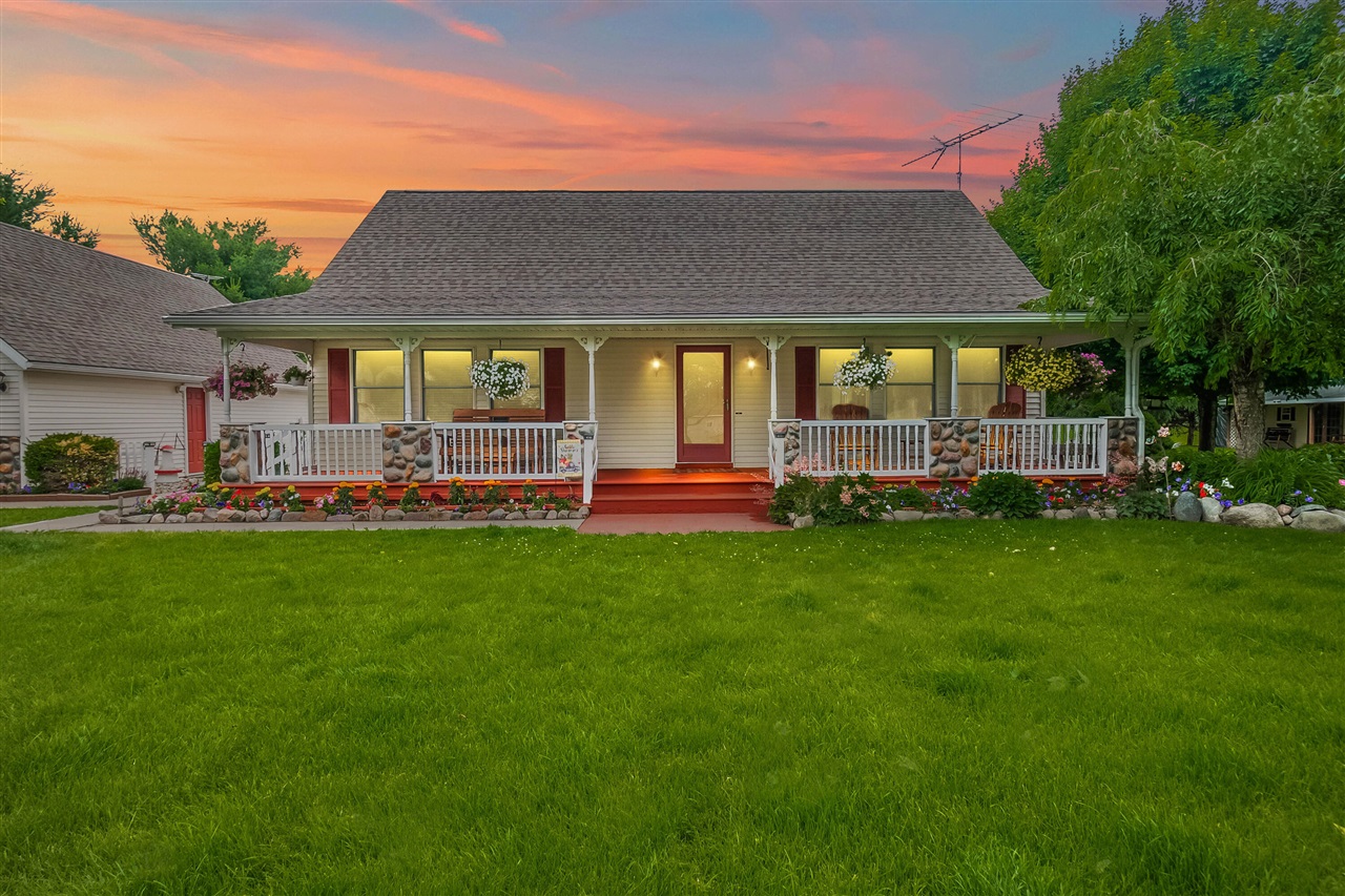 31688 Colon Road, Colon, MI, 49040-9528