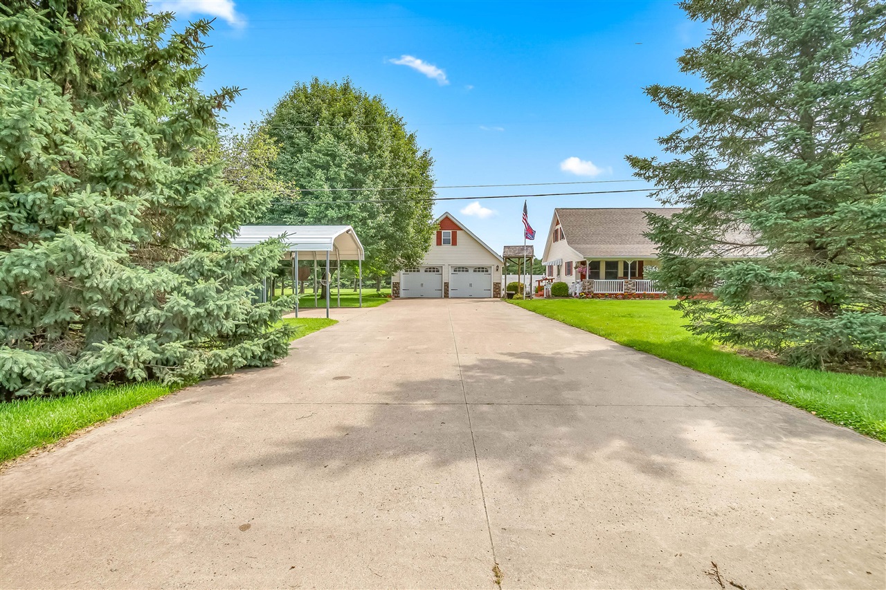 31688 Colon Road, Colon, MI, 49040-9528