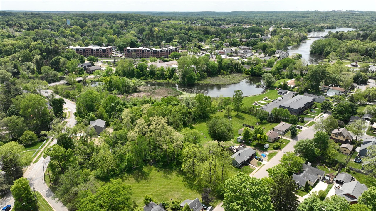 124 River Drive B photo 5