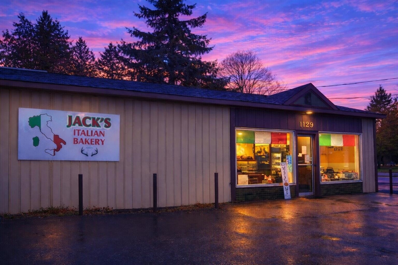 113 E Michigan Avenue, Marshall, MI, 49068-1735