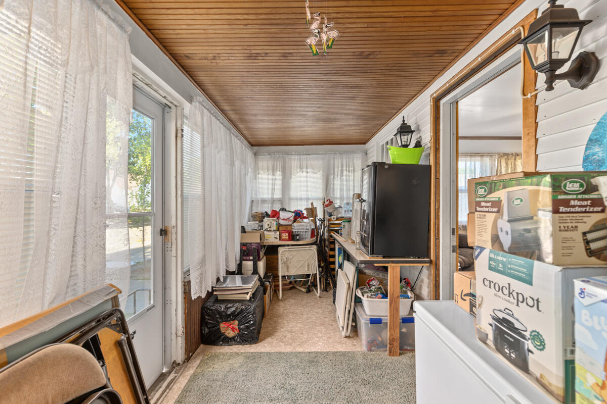 4th image of 1119 Columbus Ave, Grand Haven, MI 49417 | MLS# 70482797