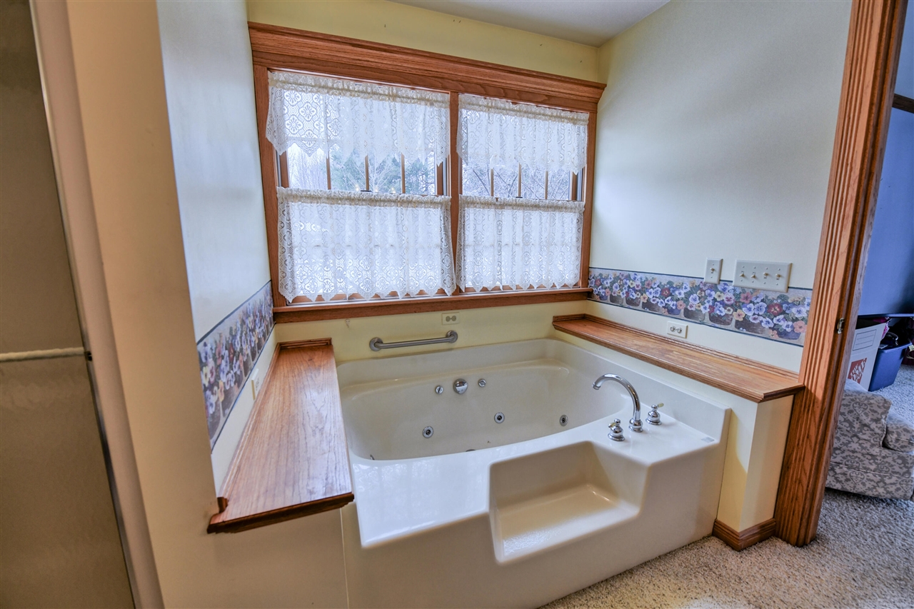 11678 E Grand River Avenue, Portland, MI, 48875