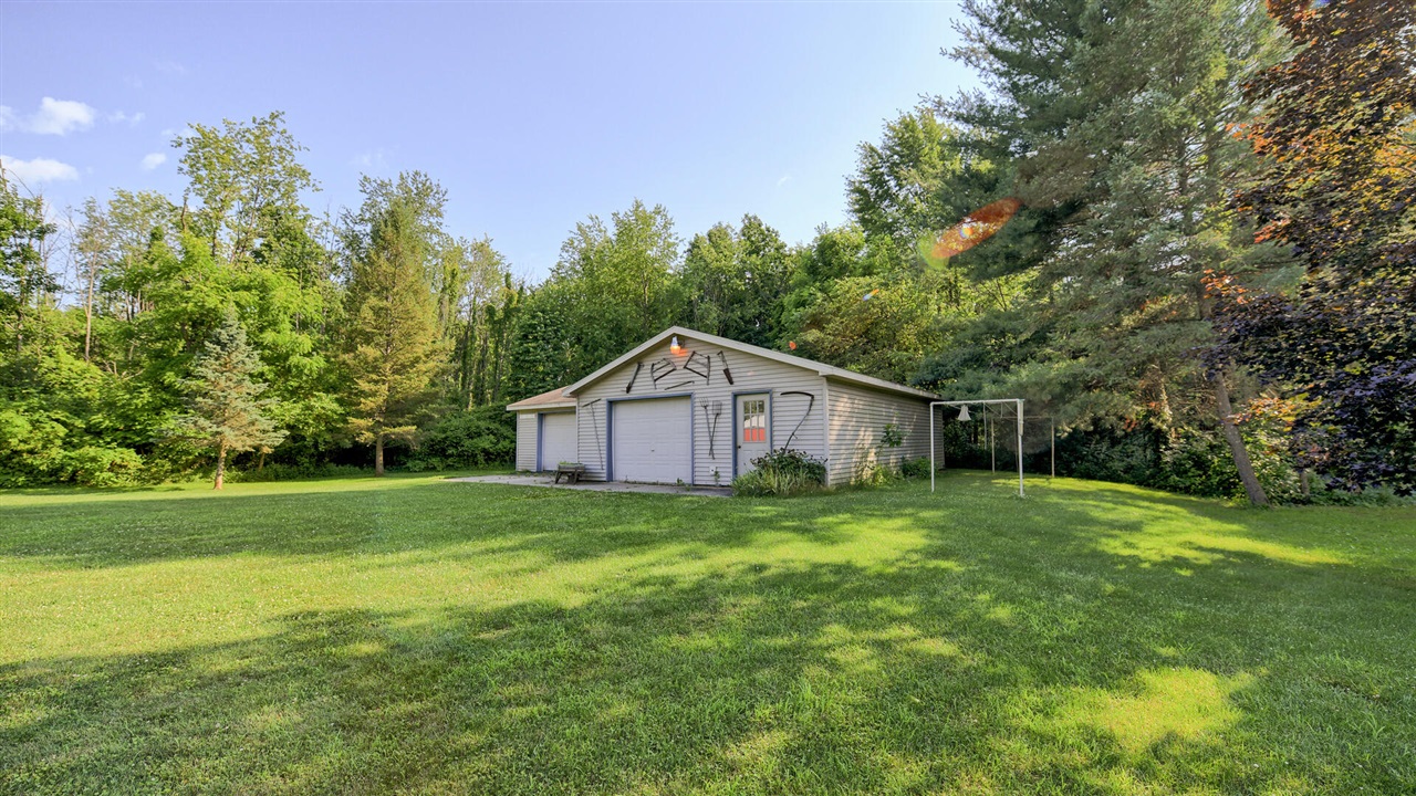 11678 E Grand River Avenue, Portland, MI, 48875