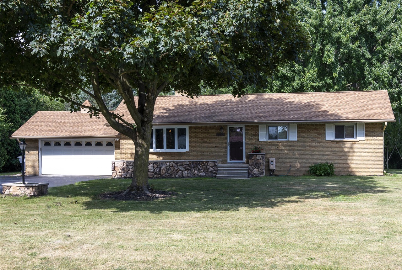 Photo 1 of Single family home for sale at 219 Ottawa Dr, Troy, MI 48085 | MLS# 70484591 | Listing updated on 2026-07-16