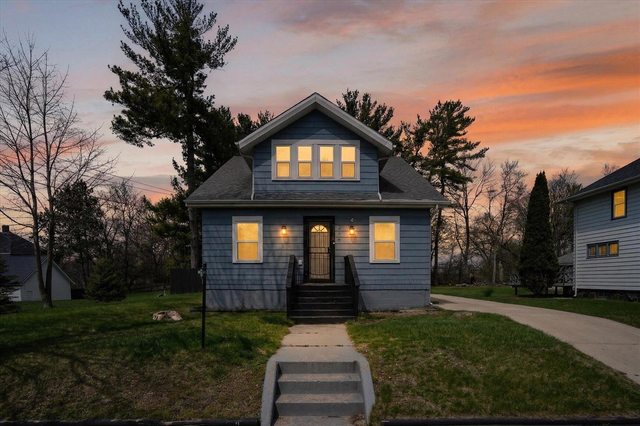 226 E High Street, Jackson, MI, 49203-3285