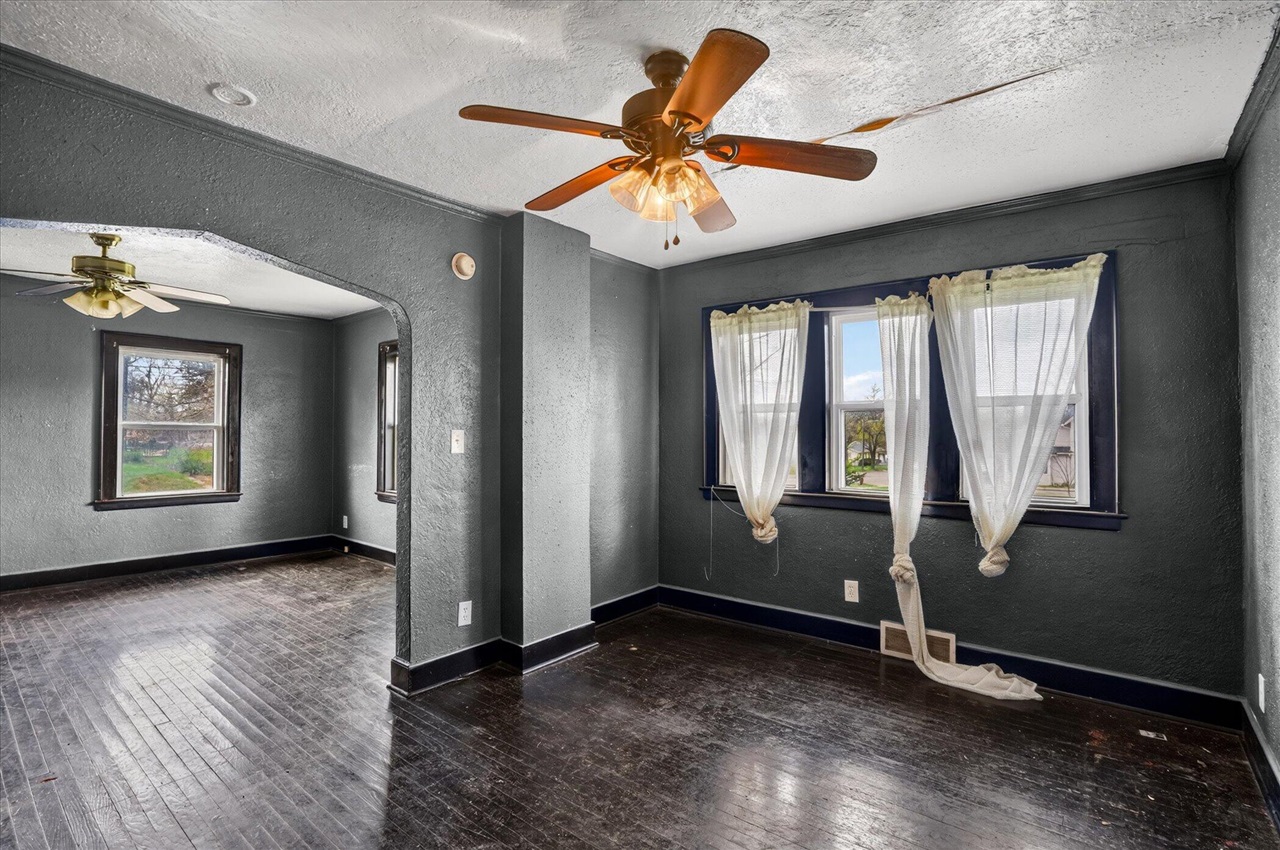 226 E High Street, Jackson, MI, 49203-3285