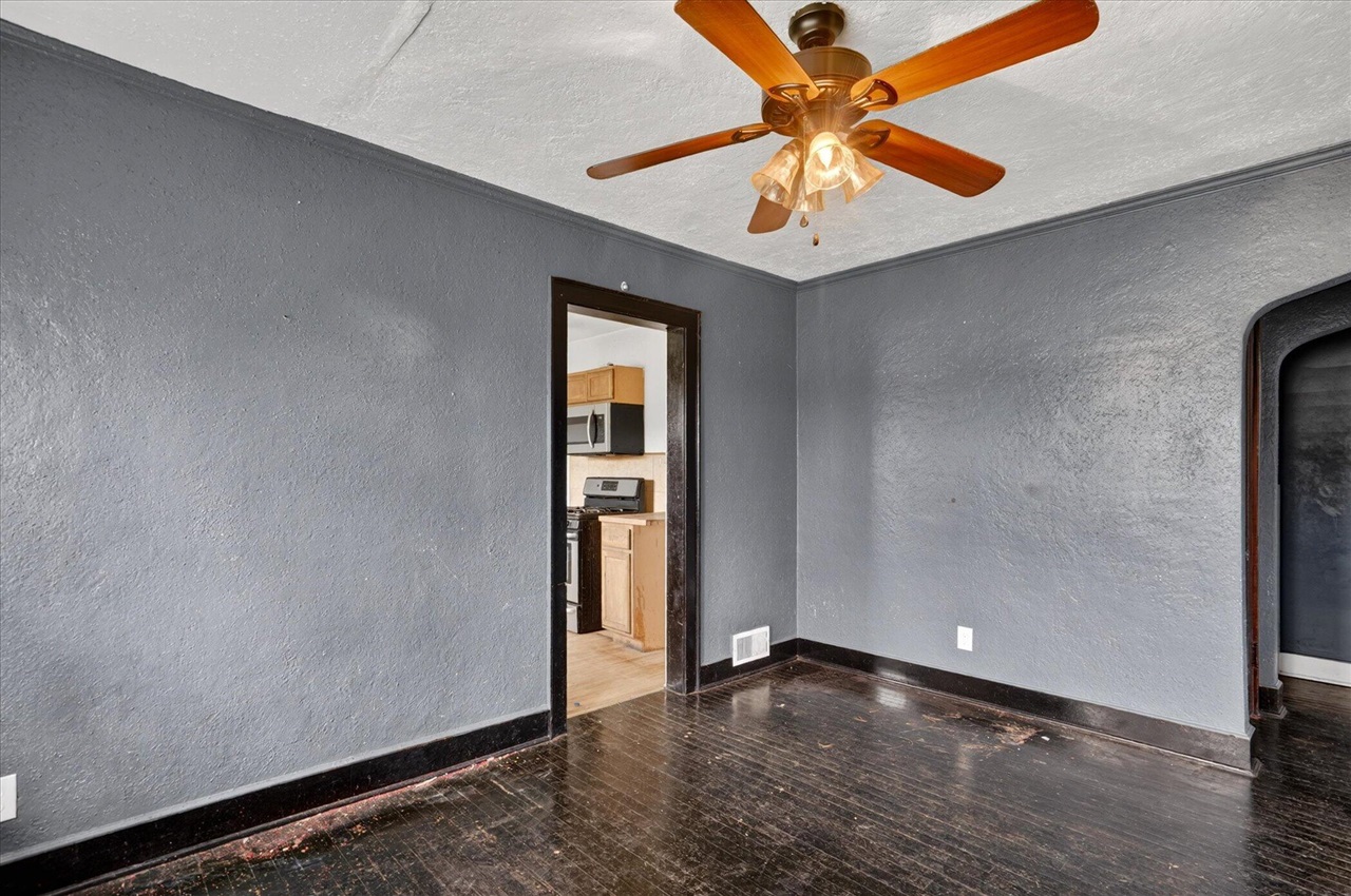 226 E High Street, Jackson, MI, 49203-3285