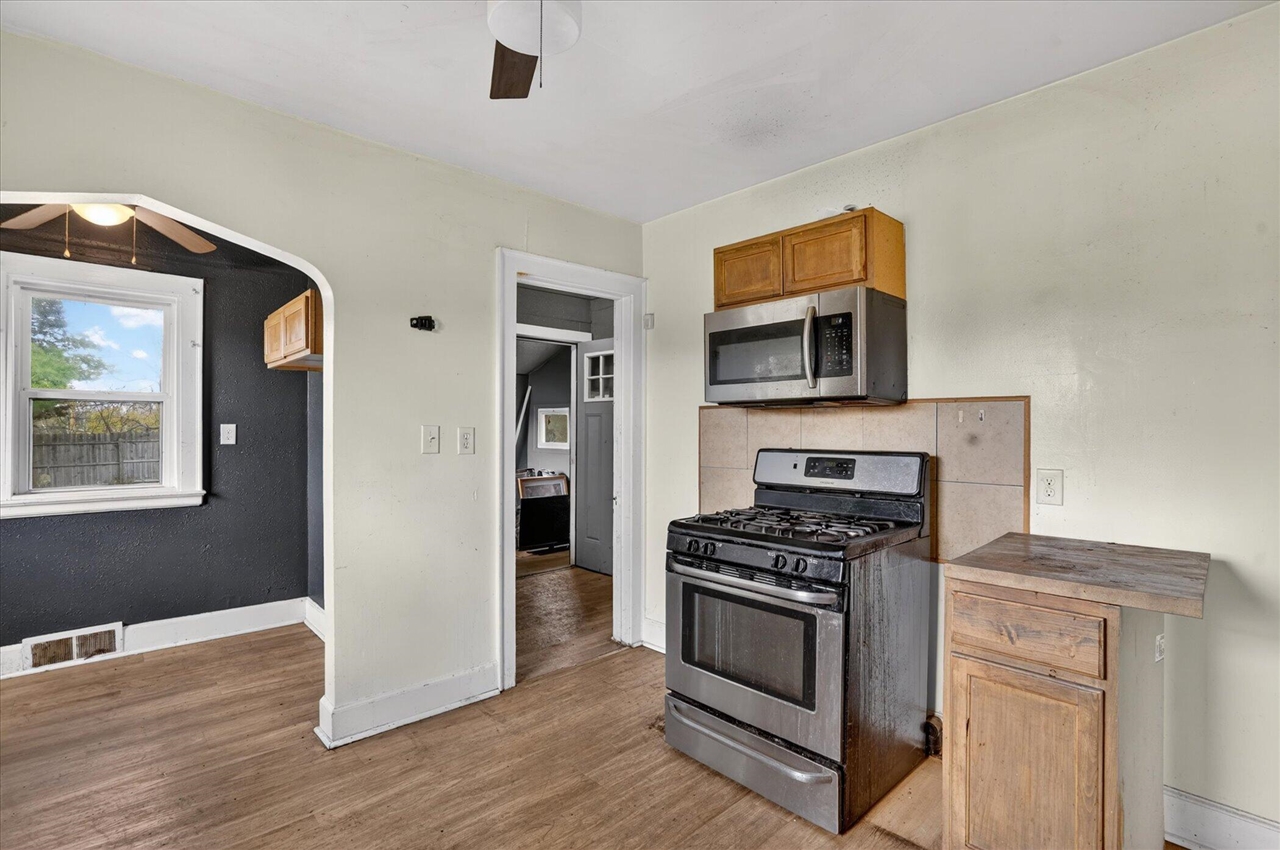 226 E High Street, Jackson, MI, 49203-3285