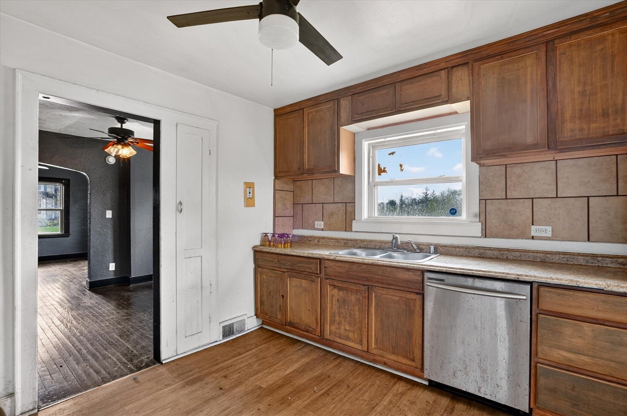 226 E High Street, Jackson, MI, 49203-3285