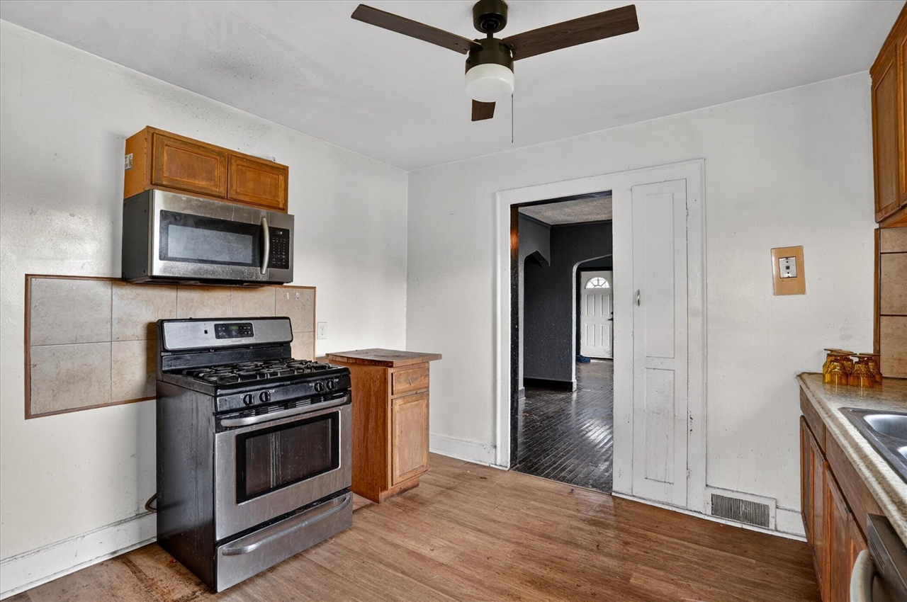 226 E High Street, Jackson, MI, 49203-3285