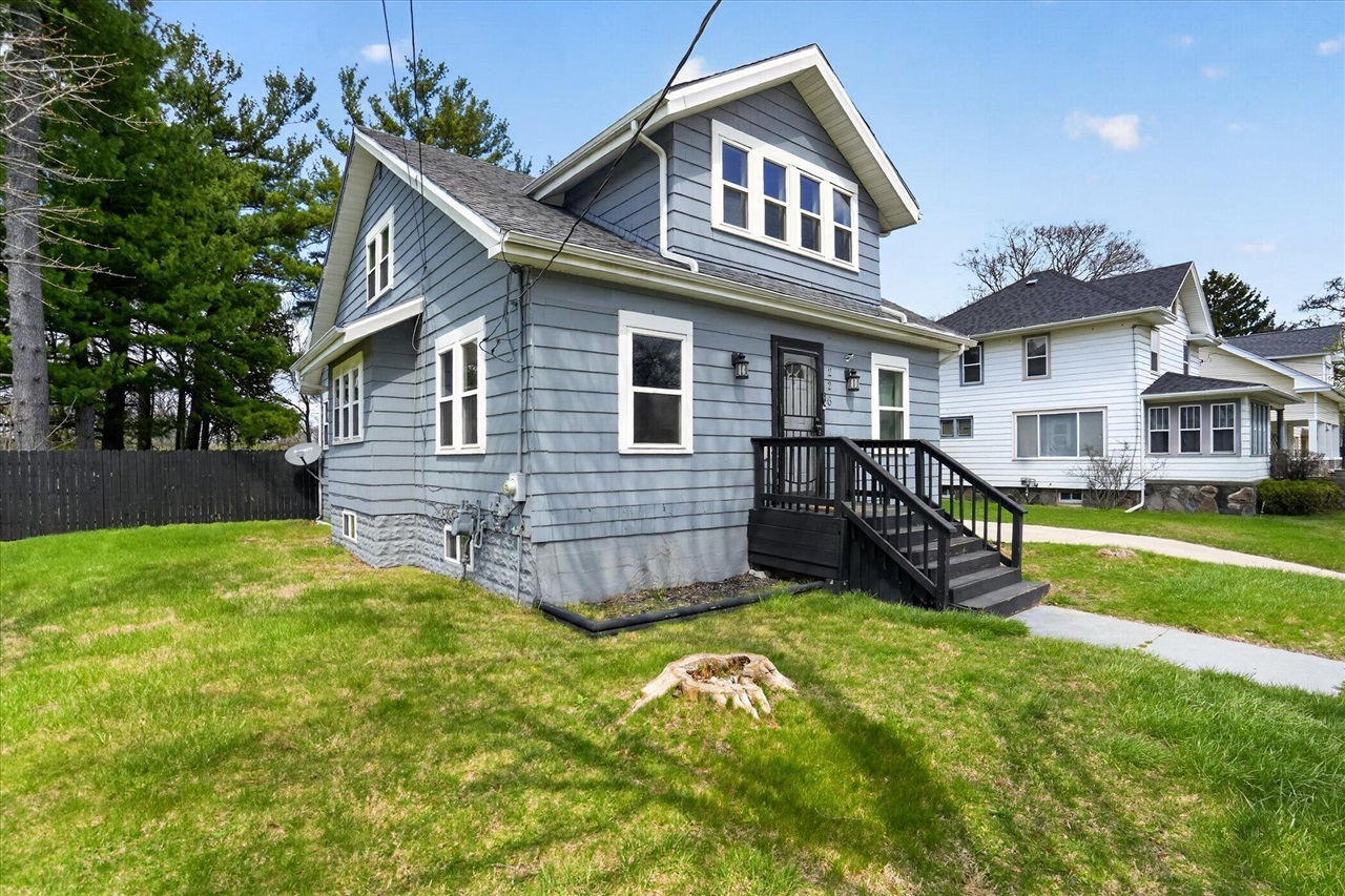 226 E High Street, Jackson, MI, 49203-3285