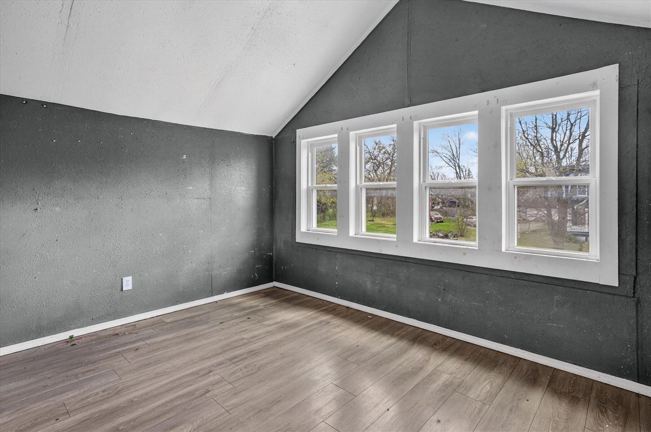 226 E High Street, Jackson, MI, 49203-3285