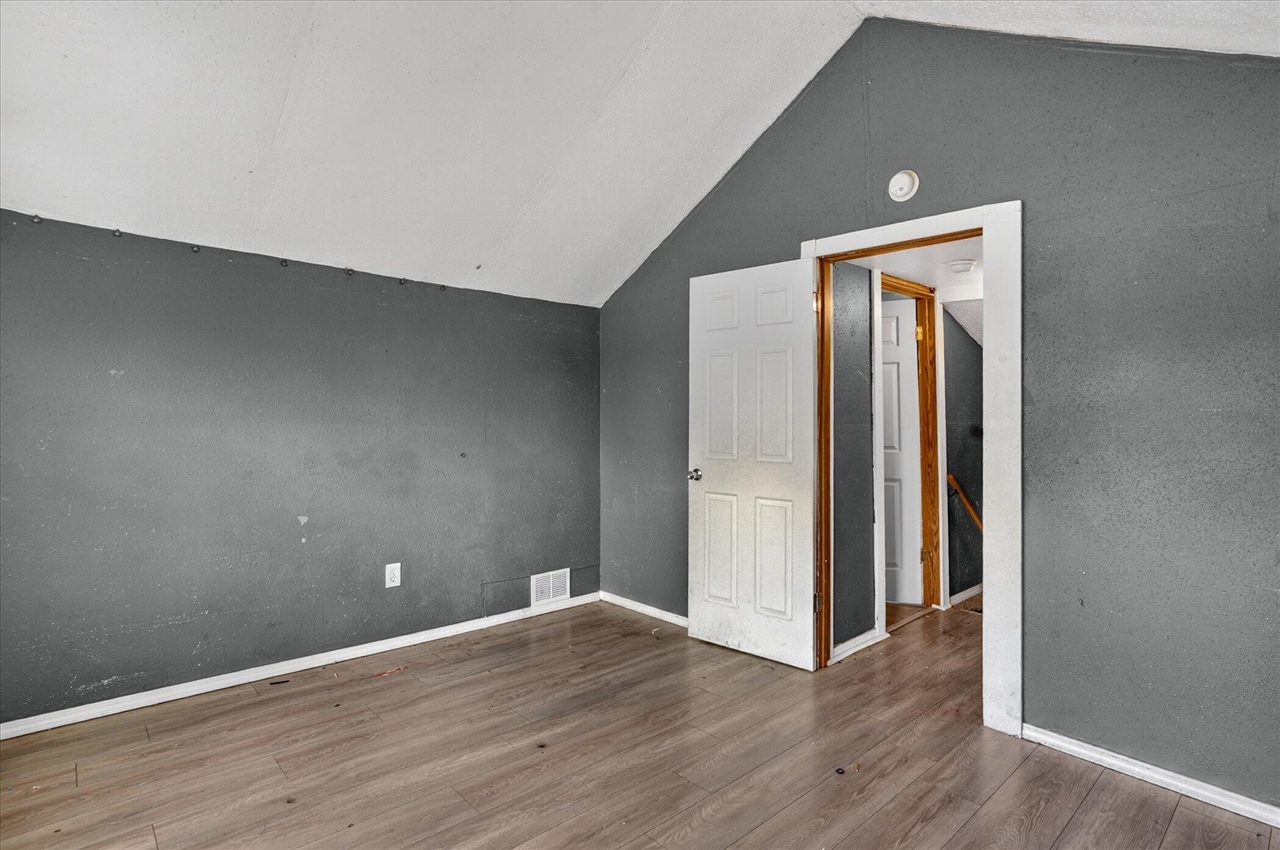 226 E High Street, Jackson, MI, 49203-3285