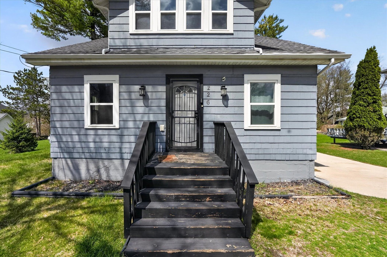 226 E High Street, Jackson, MI, 49203-3285