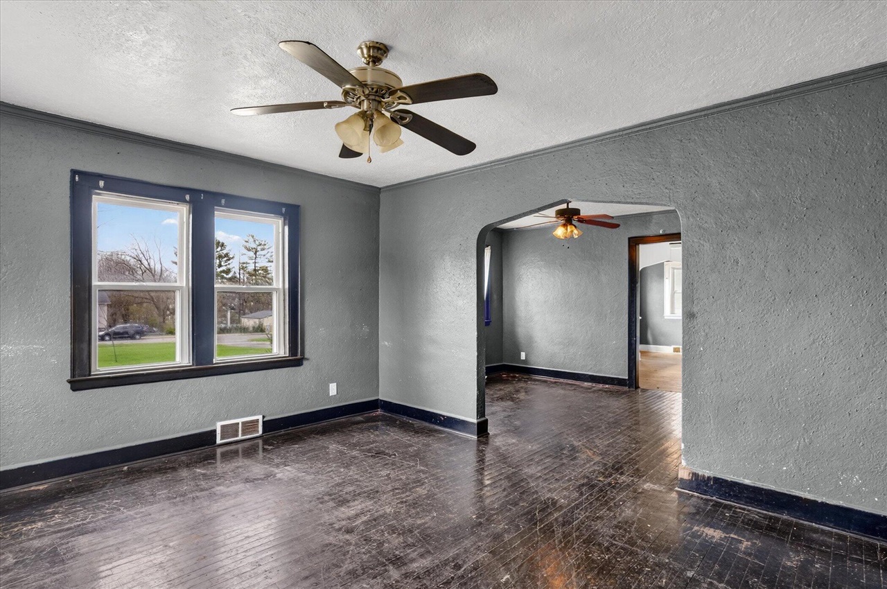 226 E High Street, Jackson, MI, 49203-3285