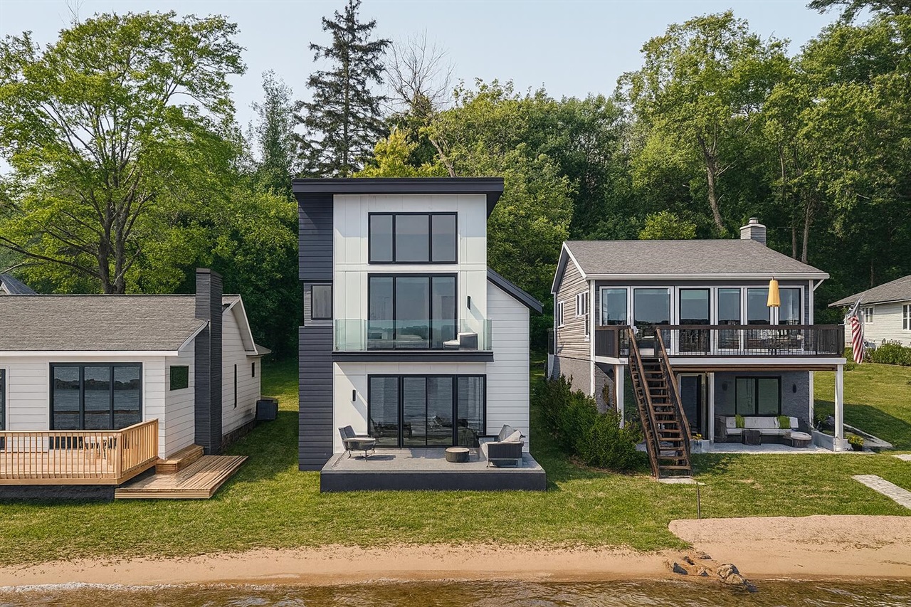 31st image of 67003 Lakeshore Dr, Dowagiac, MI 49047 | MLS# 70489401