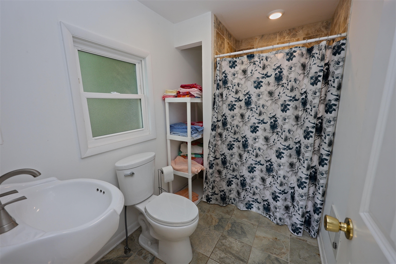 5th image of 67003 Lakeshore Dr, Dowagiac, MI 49047 | MLS# 70489401