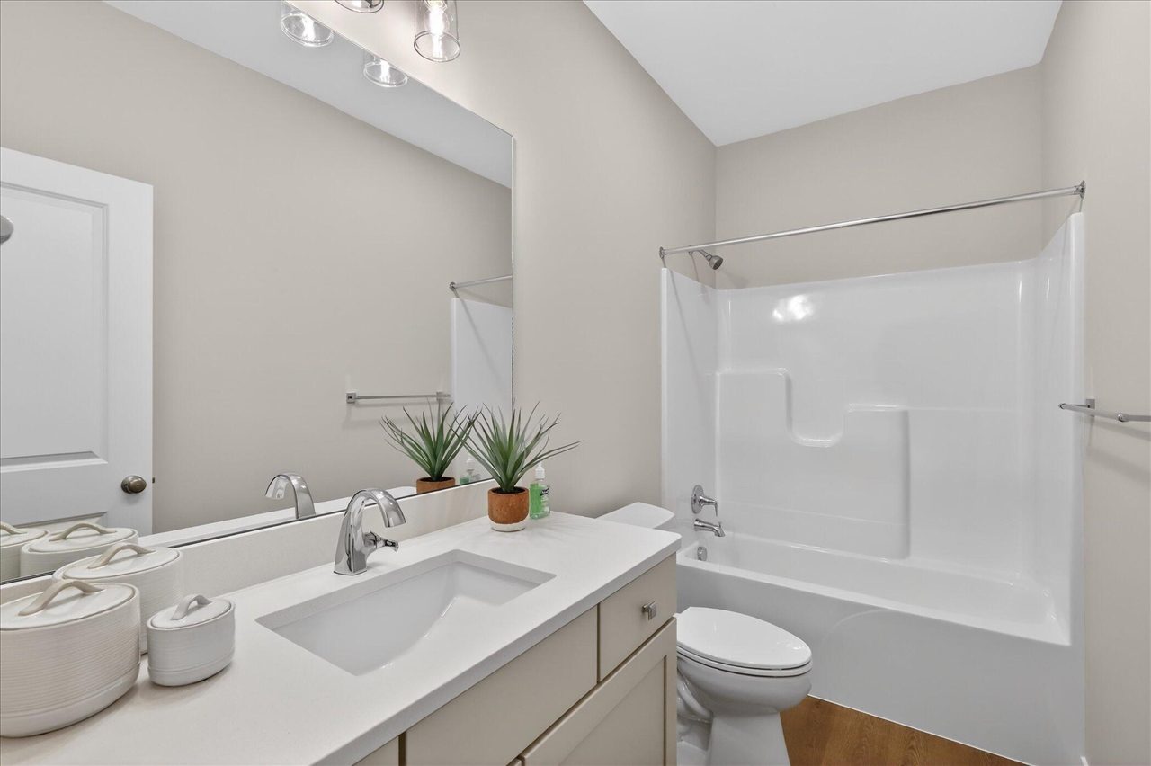 14323 Bridgeview Pointe, Vicksburg, MI, 49097-9120