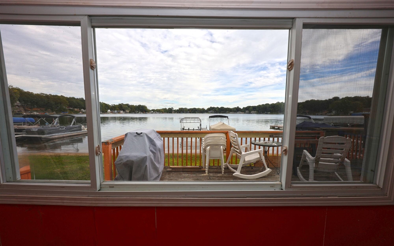 2nd image of 67023 Lakeshore Dr, Dowagiac, MI 49047 | MLS# 70491037